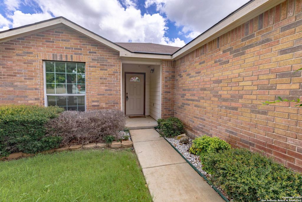 Photo of 834 Creek Pebble, San Antonio, TX 78253 (MLS # 1858318)