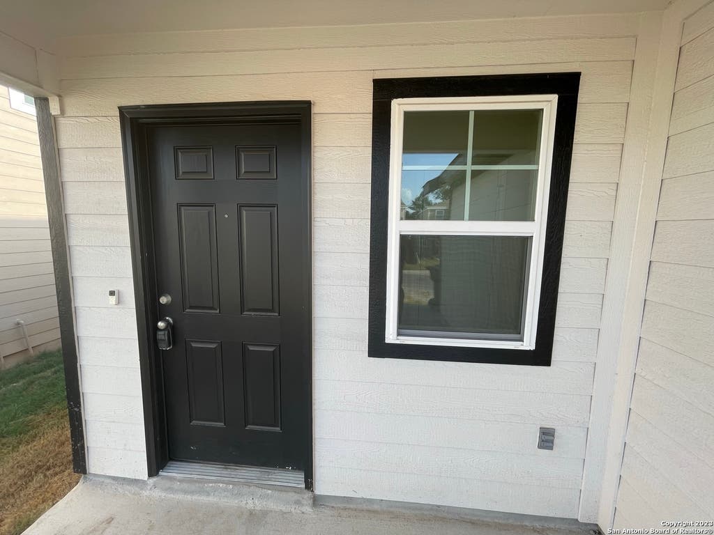 Photo of 13738 CROSSBOW RDG, San Antonio, TX 78253 (MLS # 2010021)
