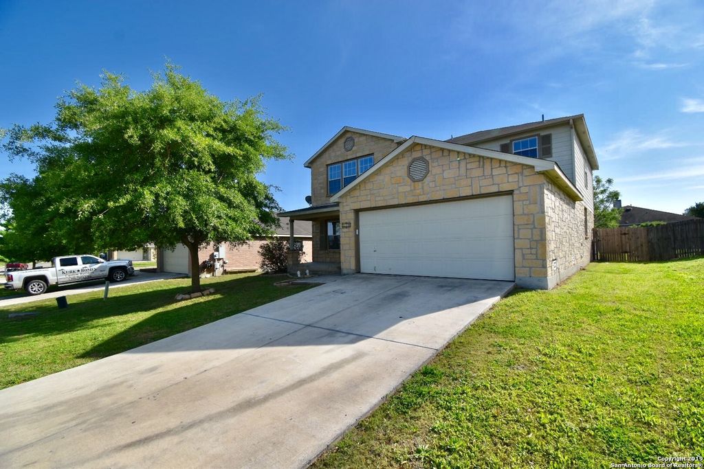 Photo of 120 TOWER BLUFF, Cibolo, TX 78108 (MLS # 1856852)