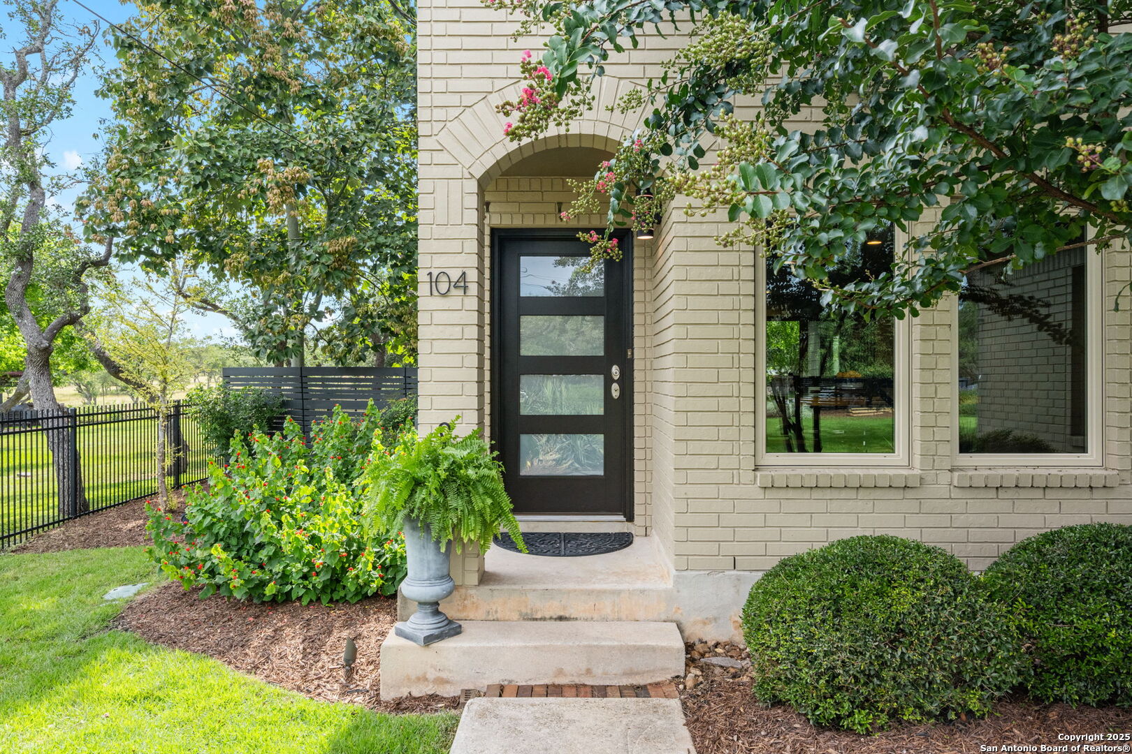 104 Arrowhead Lane