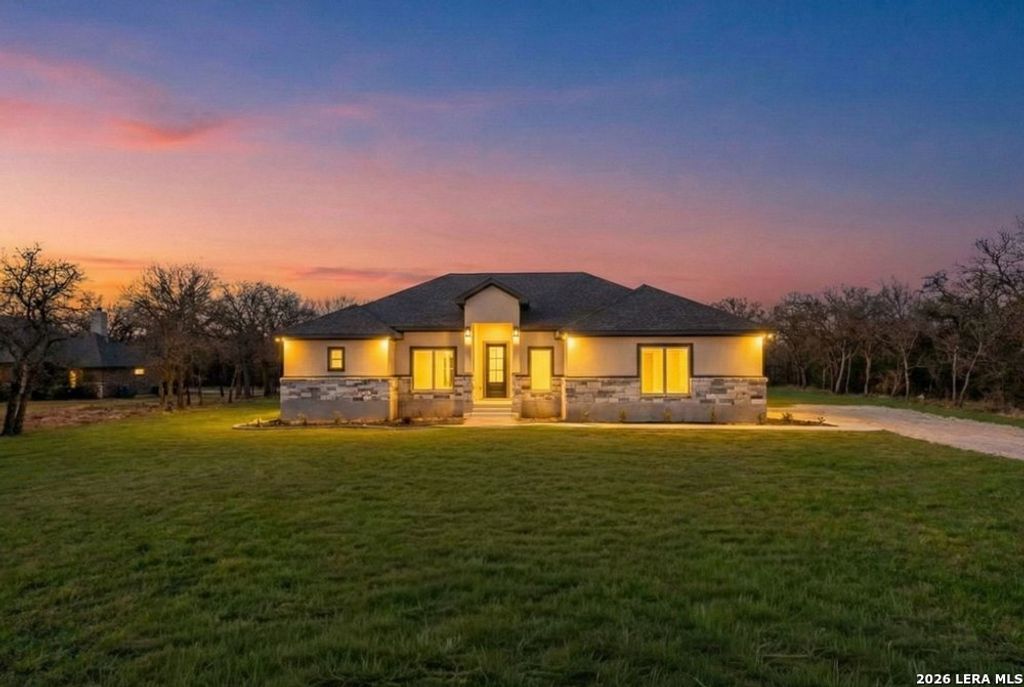 Photo of 201 Sendera Crossing, La Vernia, TX 78121 (MLS # 1943214)