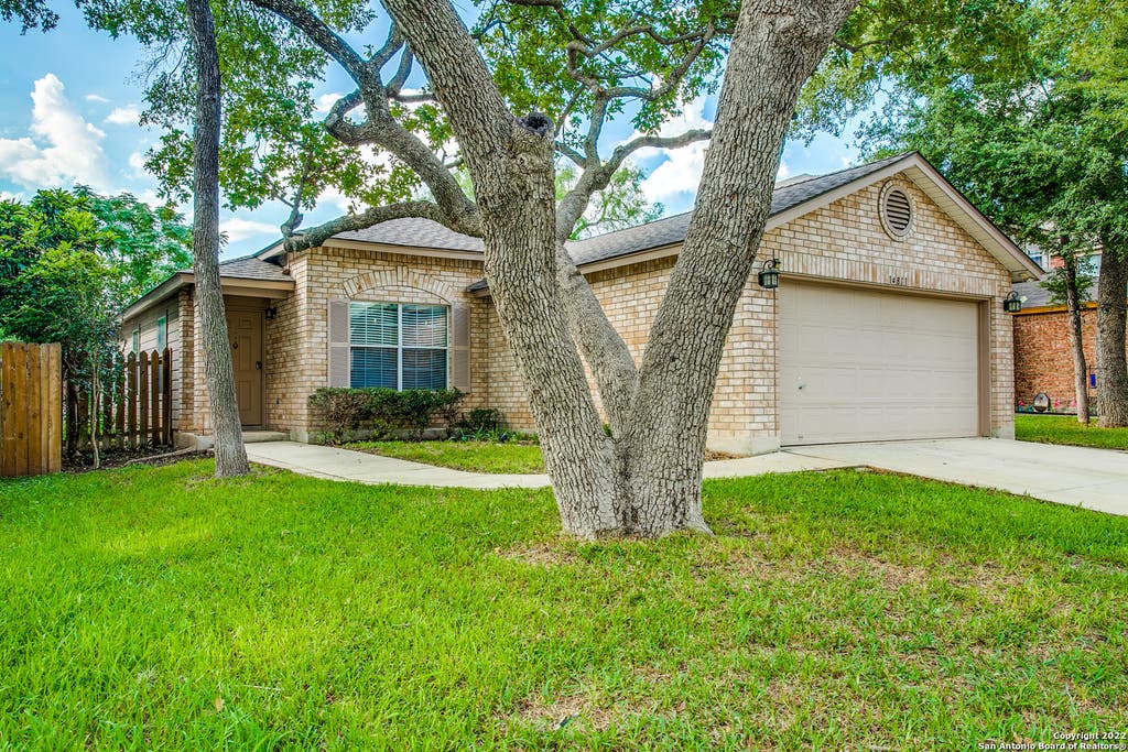 Photo of 14811 BYPASS PT, San Antonio, TX 78247 (MLS # 1992220)