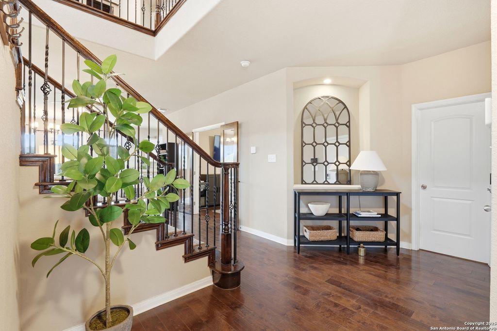 Photo of 1318 CRESSWELL CV, San Antonio, TX 78258 (MLS # 1930913)