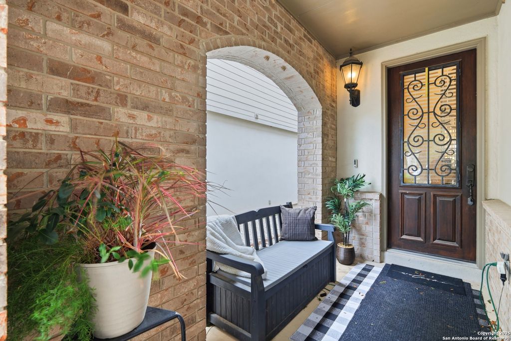 Photo of 1318 CRESSWELL CV, San Antonio, TX 78258 (MLS # 1930913)