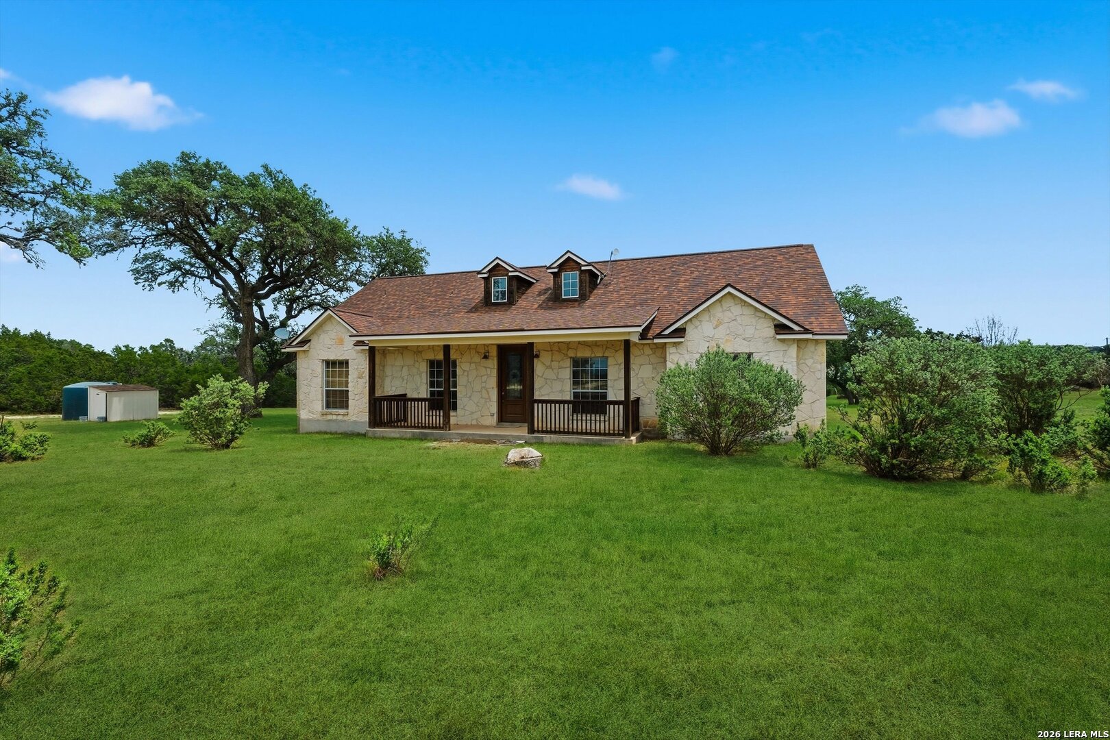 124 Majestic Oaks Dr
