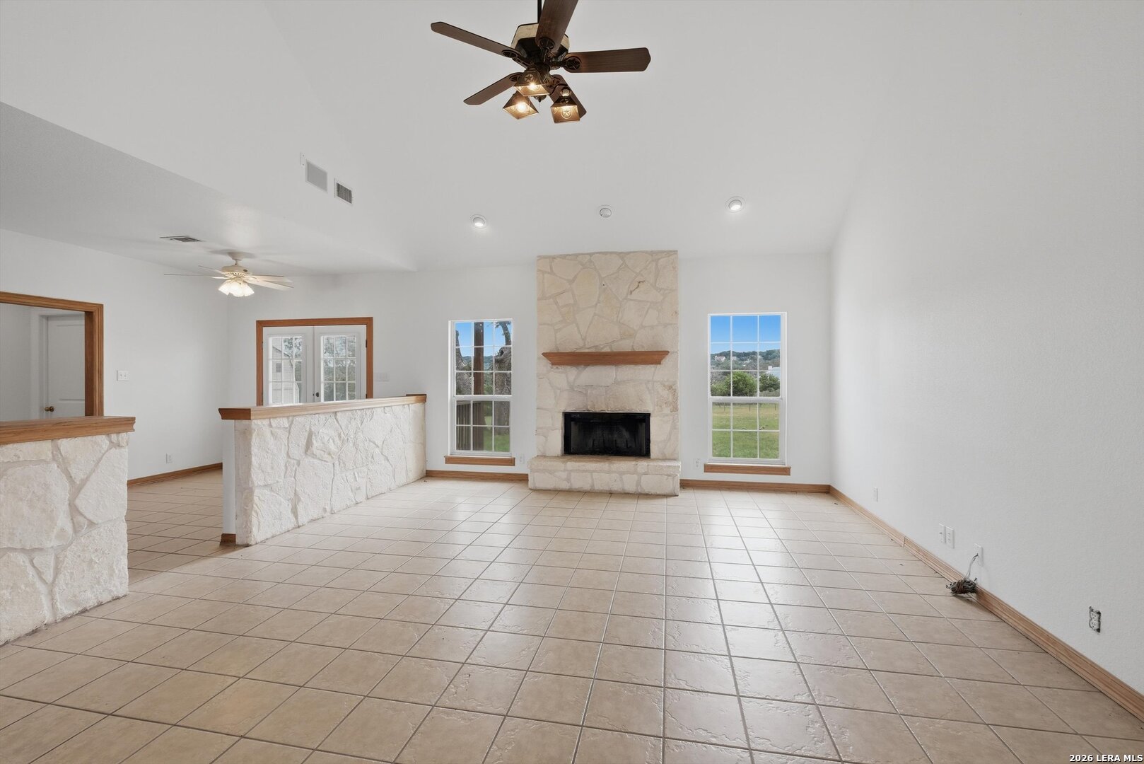 124 Majestic Oaks Dr