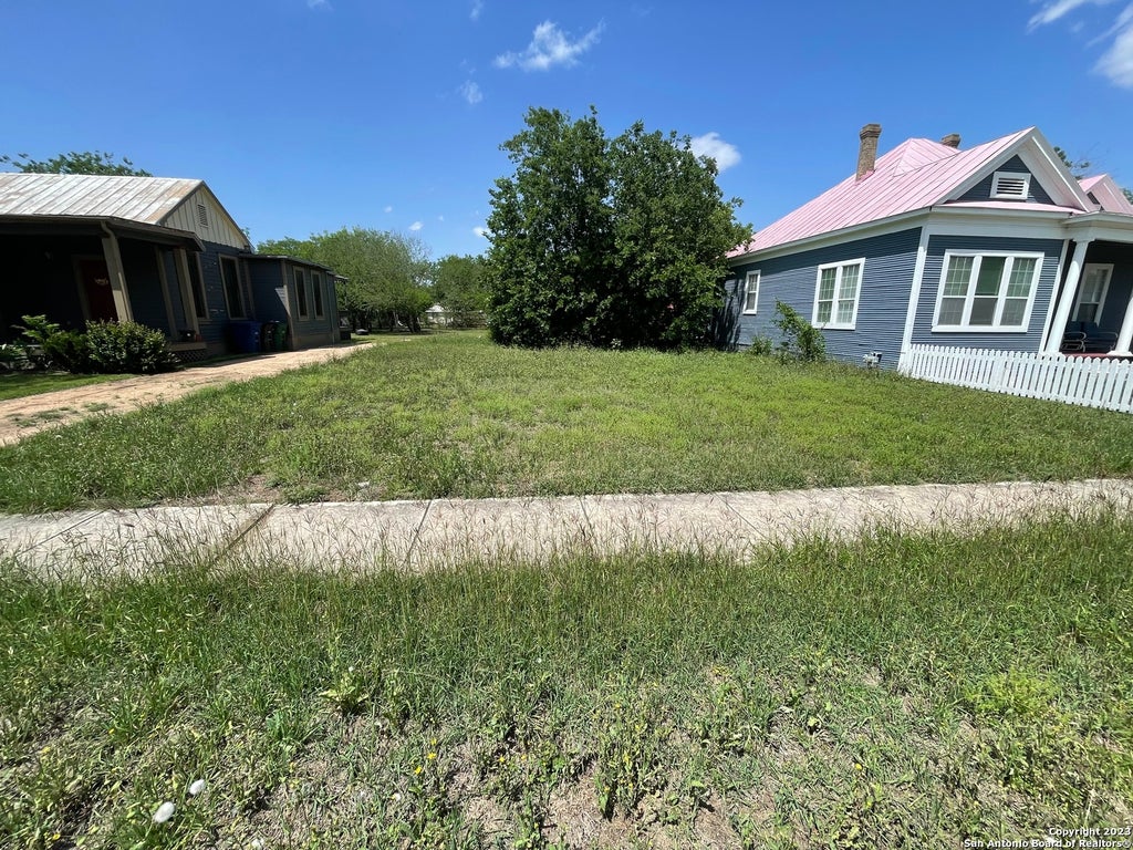 Photo of 1015 Hays St, San Antonio, TX 78202 (MLS # 1847469)