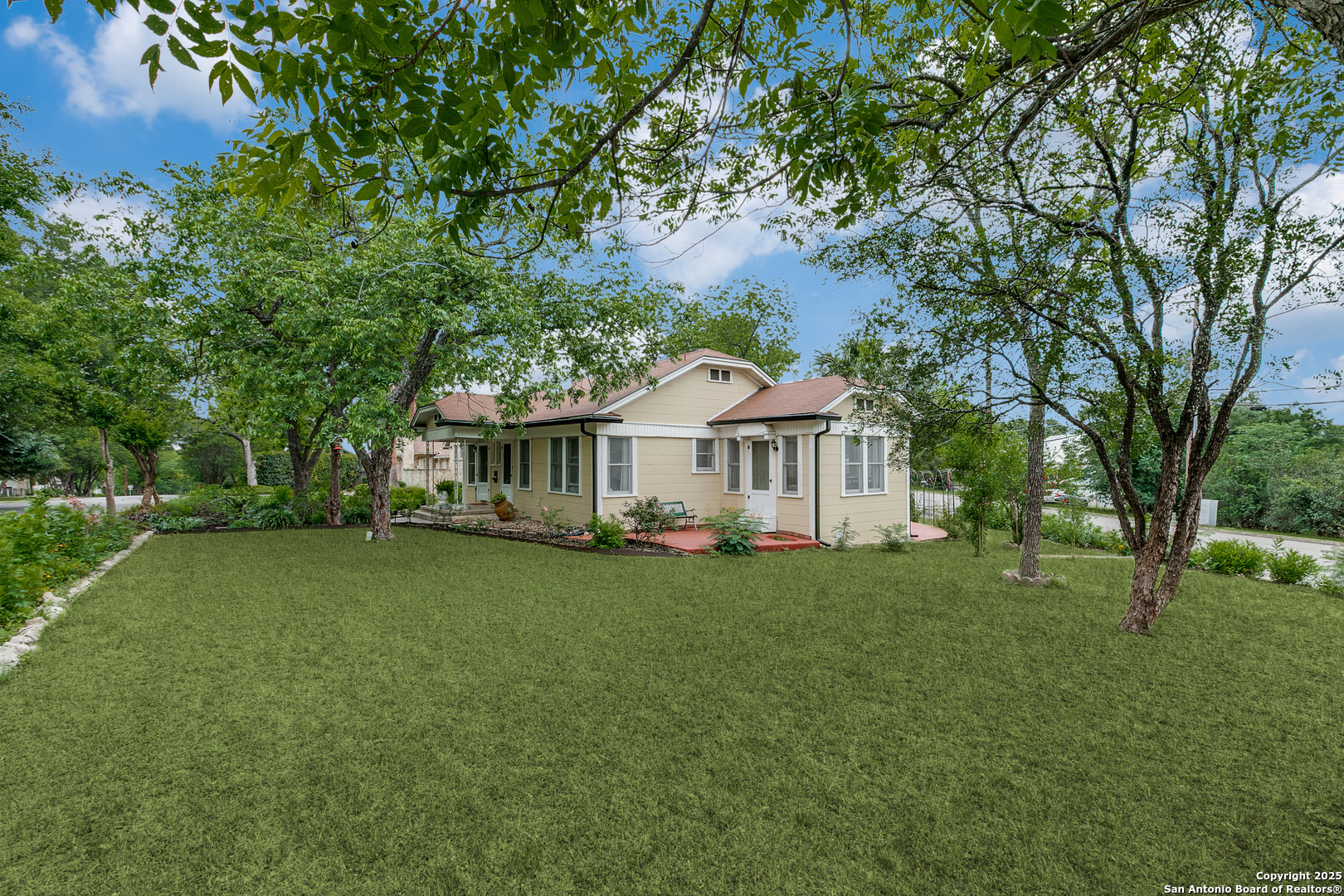 222 Redwood