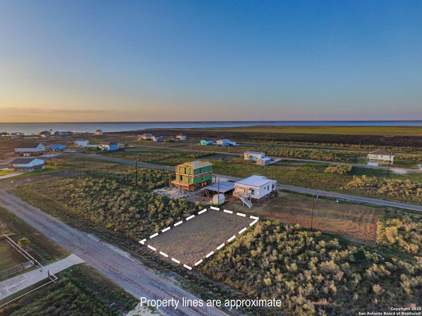 290 WEST LIVE OAK LN