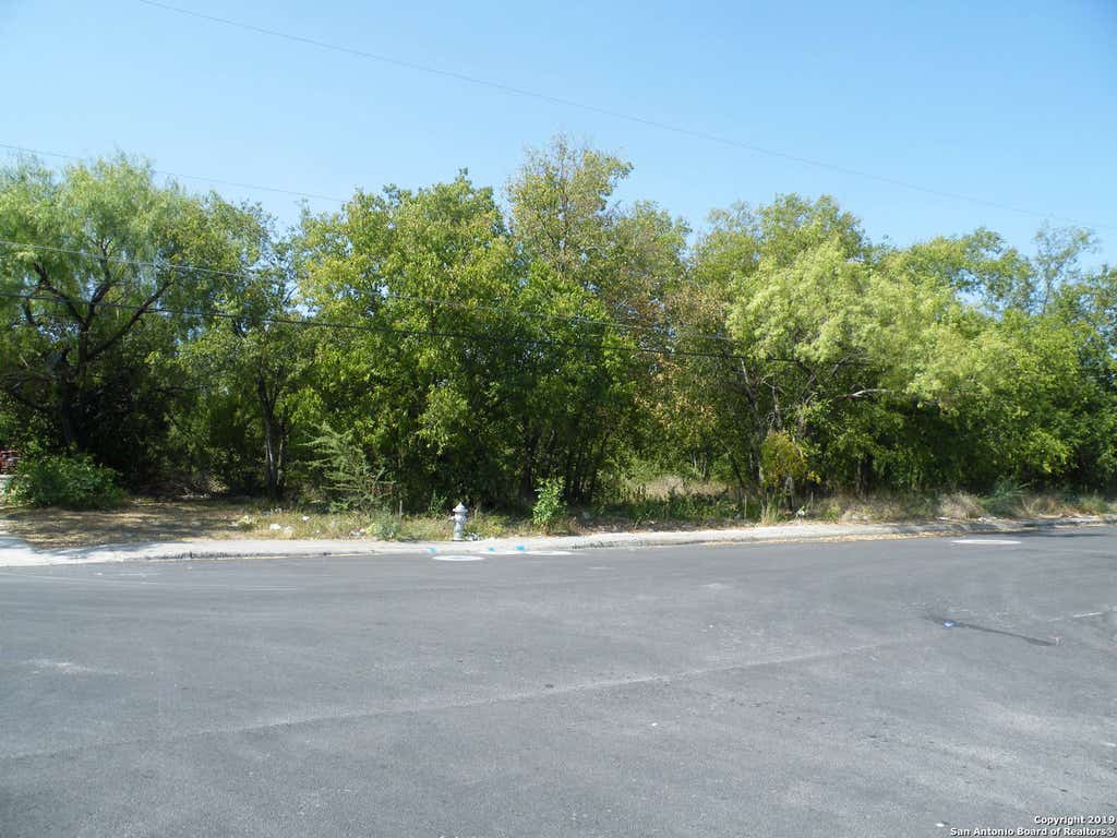 Photo of 4930 FORTUNA, San Antonio, TX 78237 (MLS # 1416791)