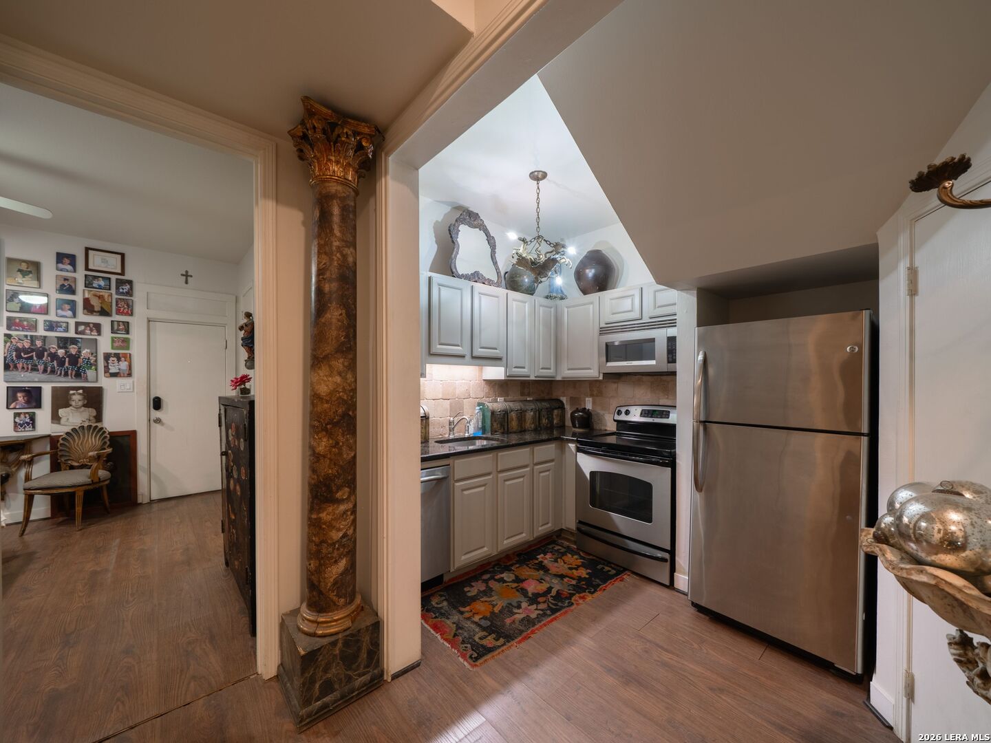 Search 7707 Broadway 19A