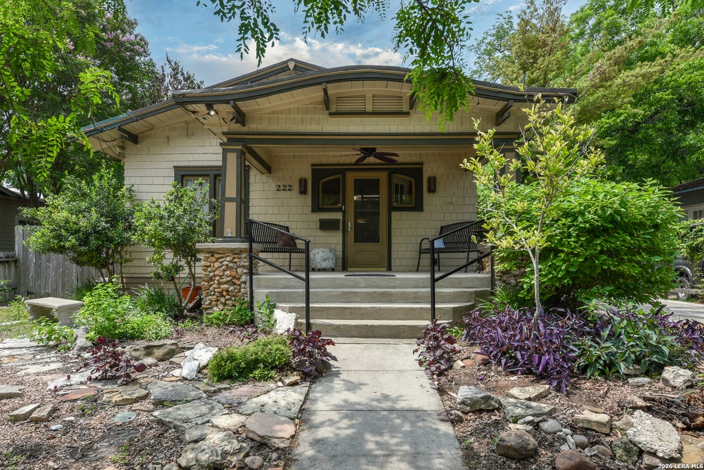 Photo of 222 S ACADEMY AVE, New Braunfels, TX 78130 (MLS # 2007036)