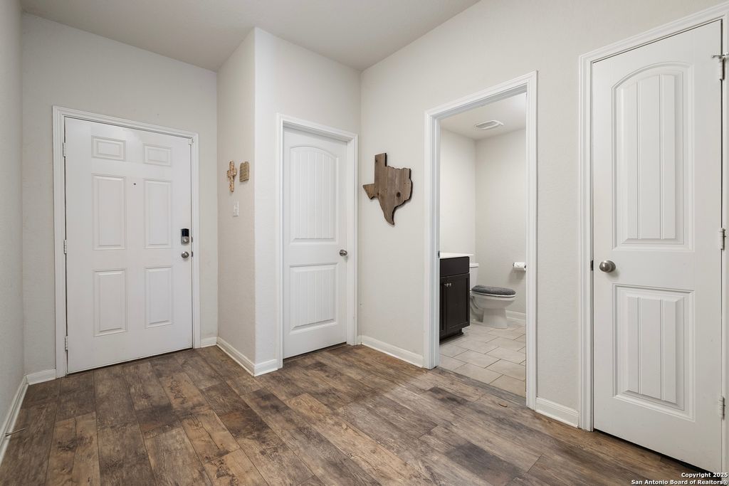 Photo of 313 Northshore Trail, New Braunfels, TX 78130 (MLS # 1927306)