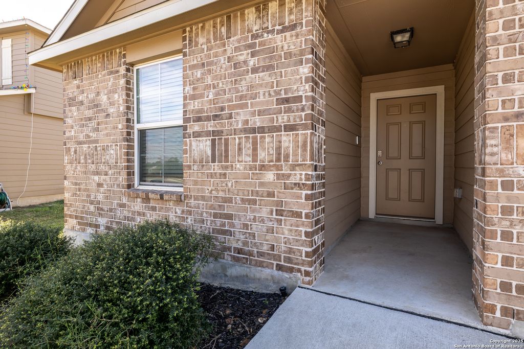 Photo of 313 Northshore Trail, New Braunfels, TX 78130 (MLS # 1927306)
