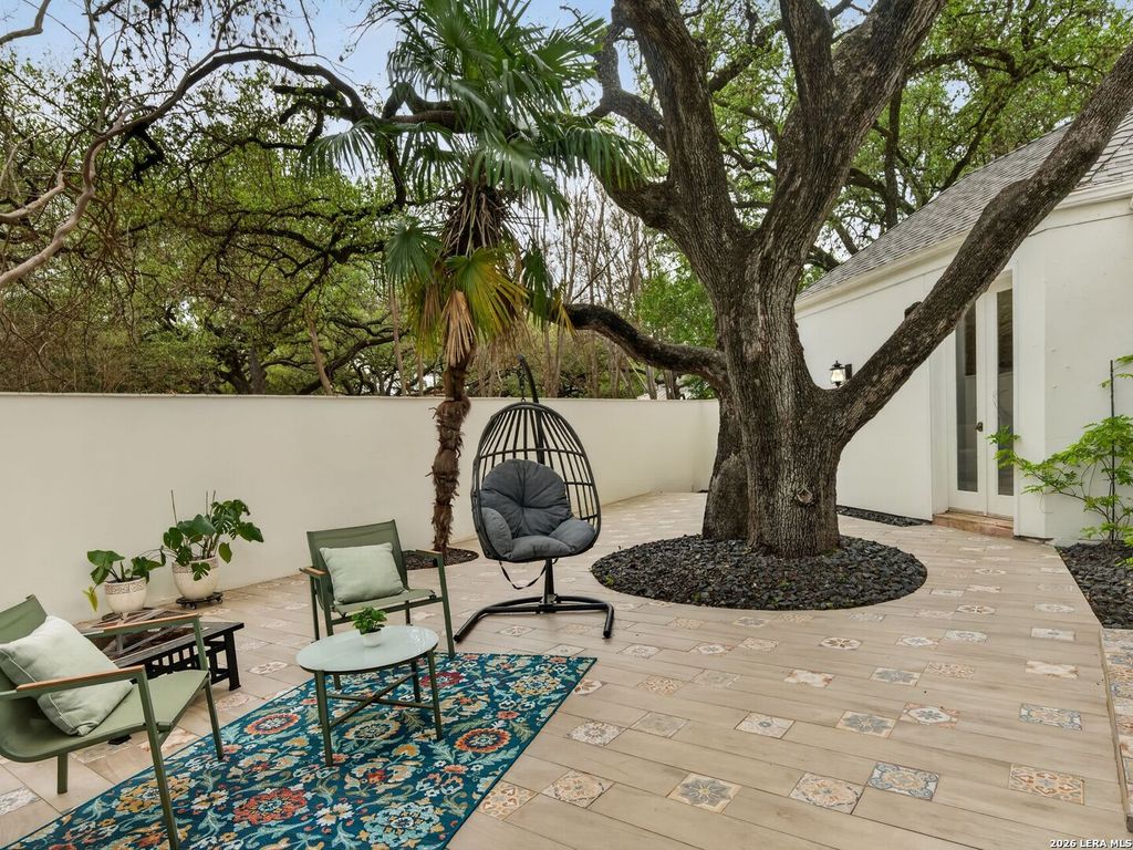 Photo of 7887 N NEW BRAUNFELS AVE, San Antonio, TX 78209 (MLS # 1954324)