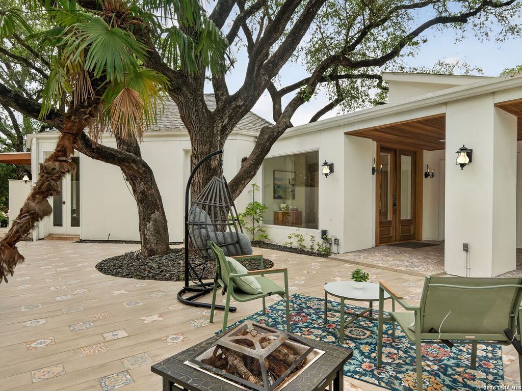 Photo of 7887 N NEW BRAUNFELS AVE, San Antonio, TX 78209 (MLS # 1954324)