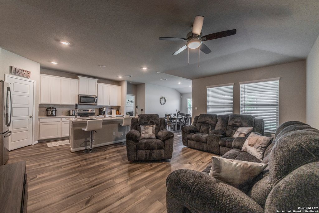 Photo of 507 Shelton Pass, Cibolo, TX 78108 (MLS # 1857152)