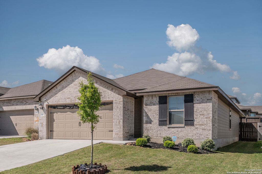 Photo of 507 Shelton Pass, Cibolo, TX 78108 (MLS # 1857152)