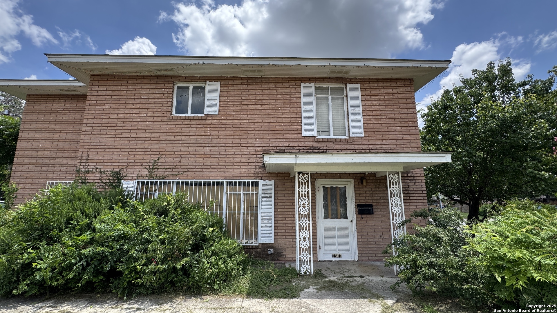 2362 W Gramercy Pl.