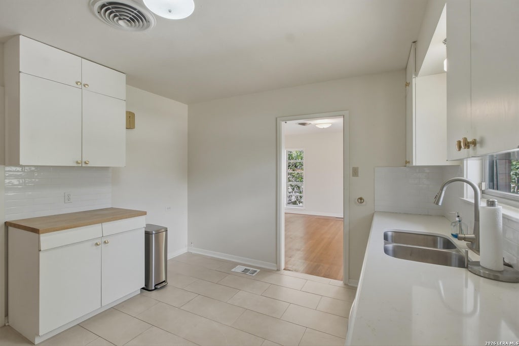 Photo of 207 CANYON DR, Alamo Heights, TX 78209 (MLS # 2018105)
