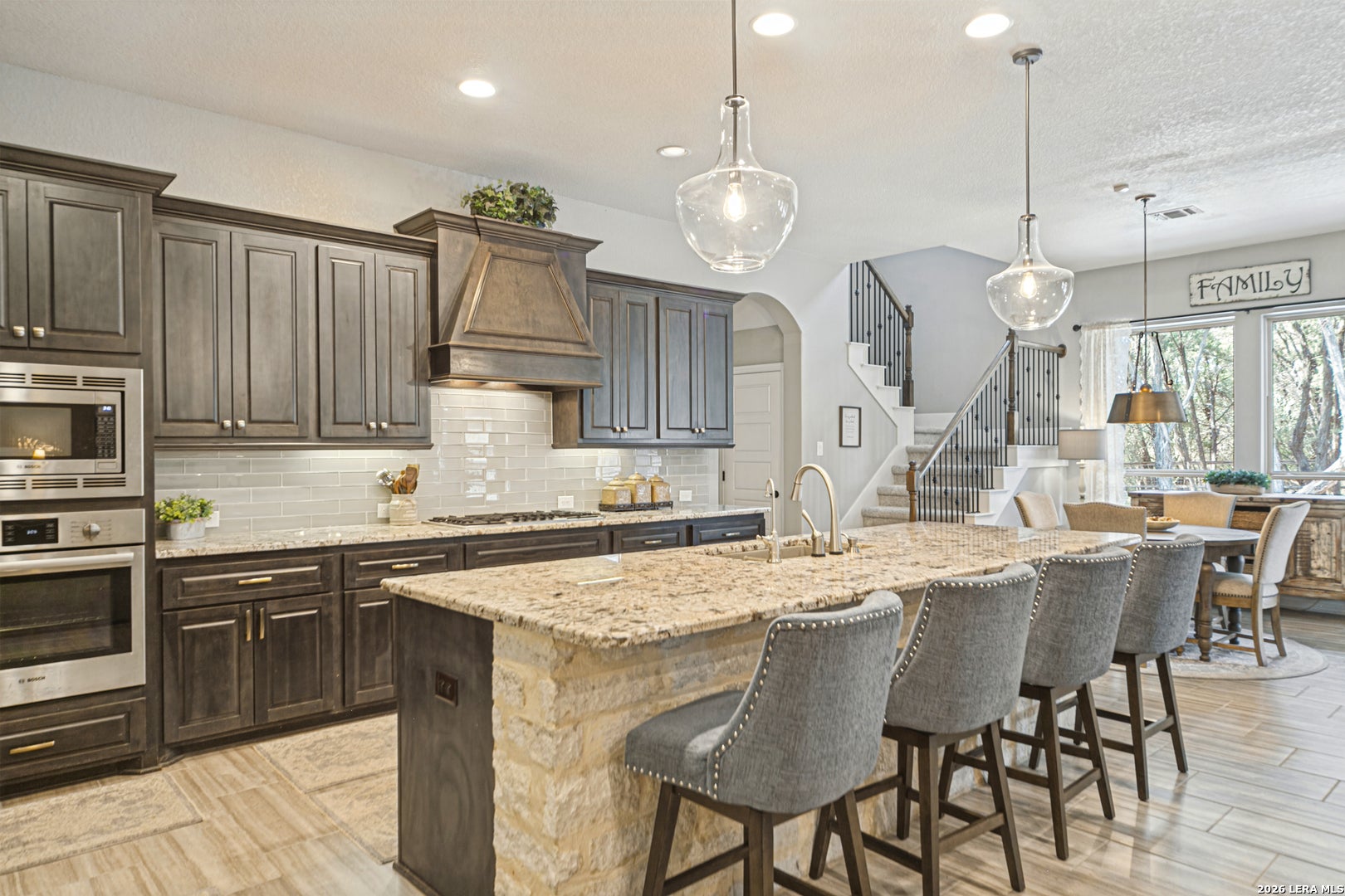 948 Woodland Oaks