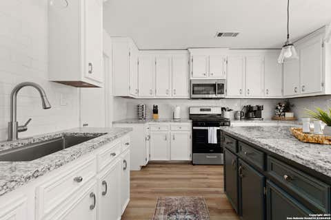 Photo of 5806 Cliffdale, San Antonio, TX 78250 (MLS # 2009053)