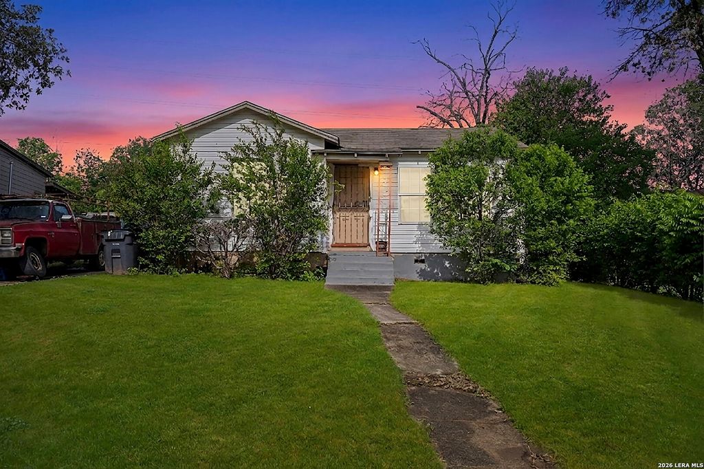 Photo of 211 Robeson Ave, San Antonio, TX 78220 (MLS # 1969379)