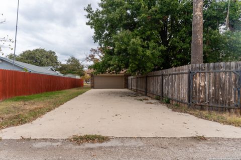 A home in Uvalde