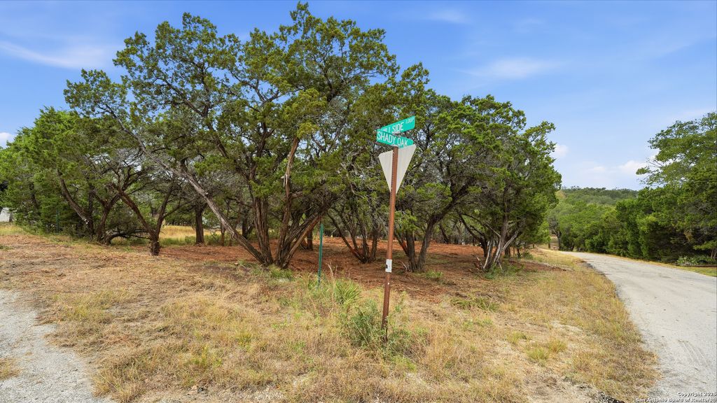 Photo of 799 Hillside, Canyon Lake, TX 78133 (MLS # 1925610)