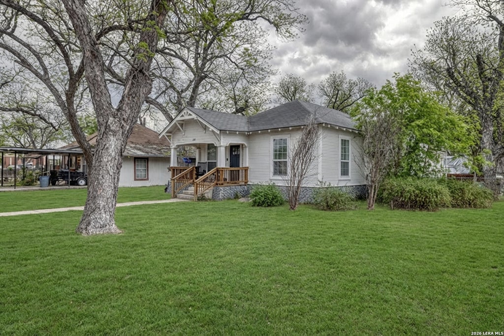 Photo of 237 W OAK ST, Uvalde, TX 78801 (MLS # 1953597)