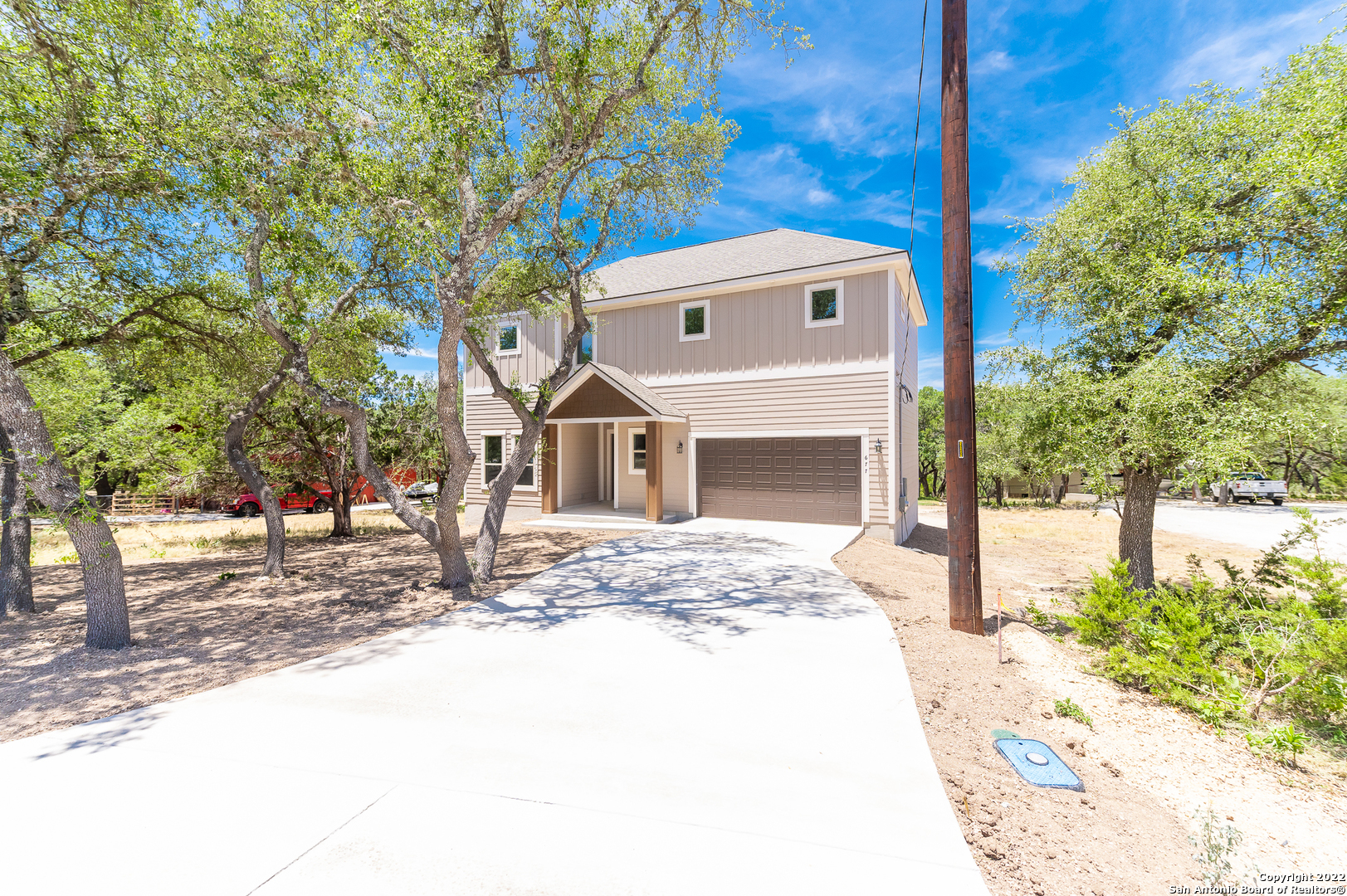 677 CIRCLEVIEW DR
