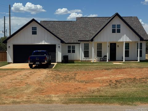 7411 Maverick Heights Somerset TX 78069