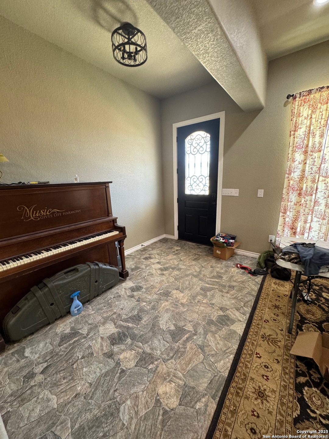 7411 Maverick Heights