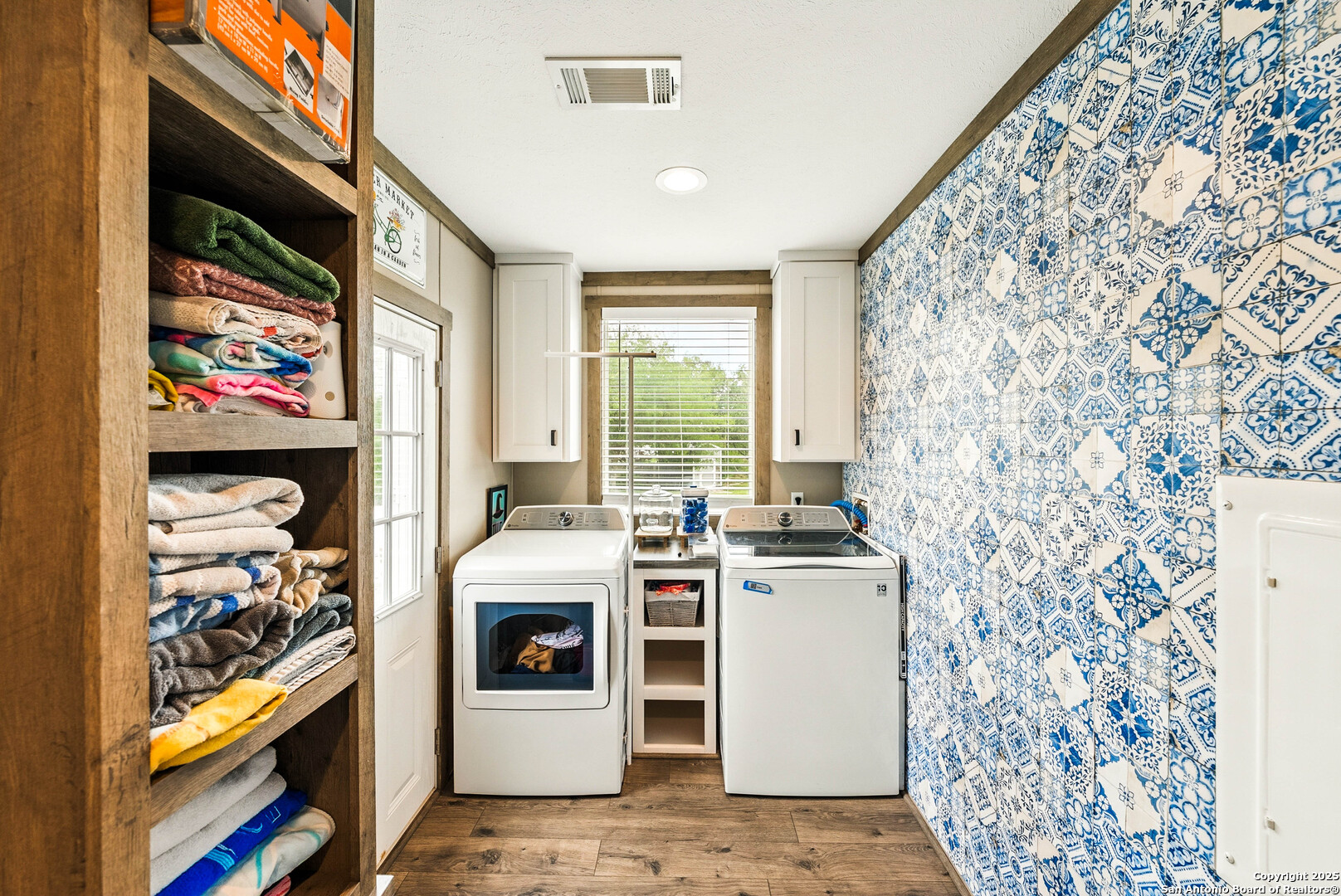 Lytle, Texas 78052, United States, 4 Bedrooms Bedrooms, ,2 BathroomsBathrooms,Residential,Pending,161168