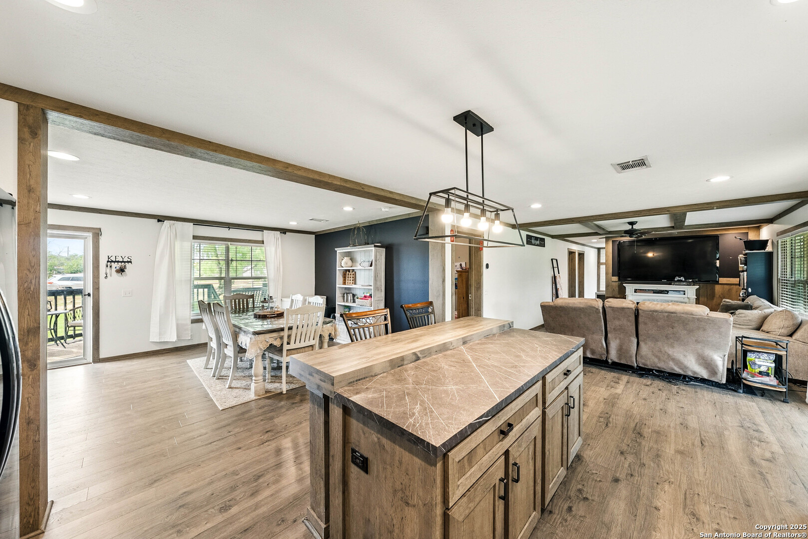 Lytle, Texas 78052, United States, 4 Bedrooms Bedrooms, ,2 BathroomsBathrooms,Residential,Pending,161168