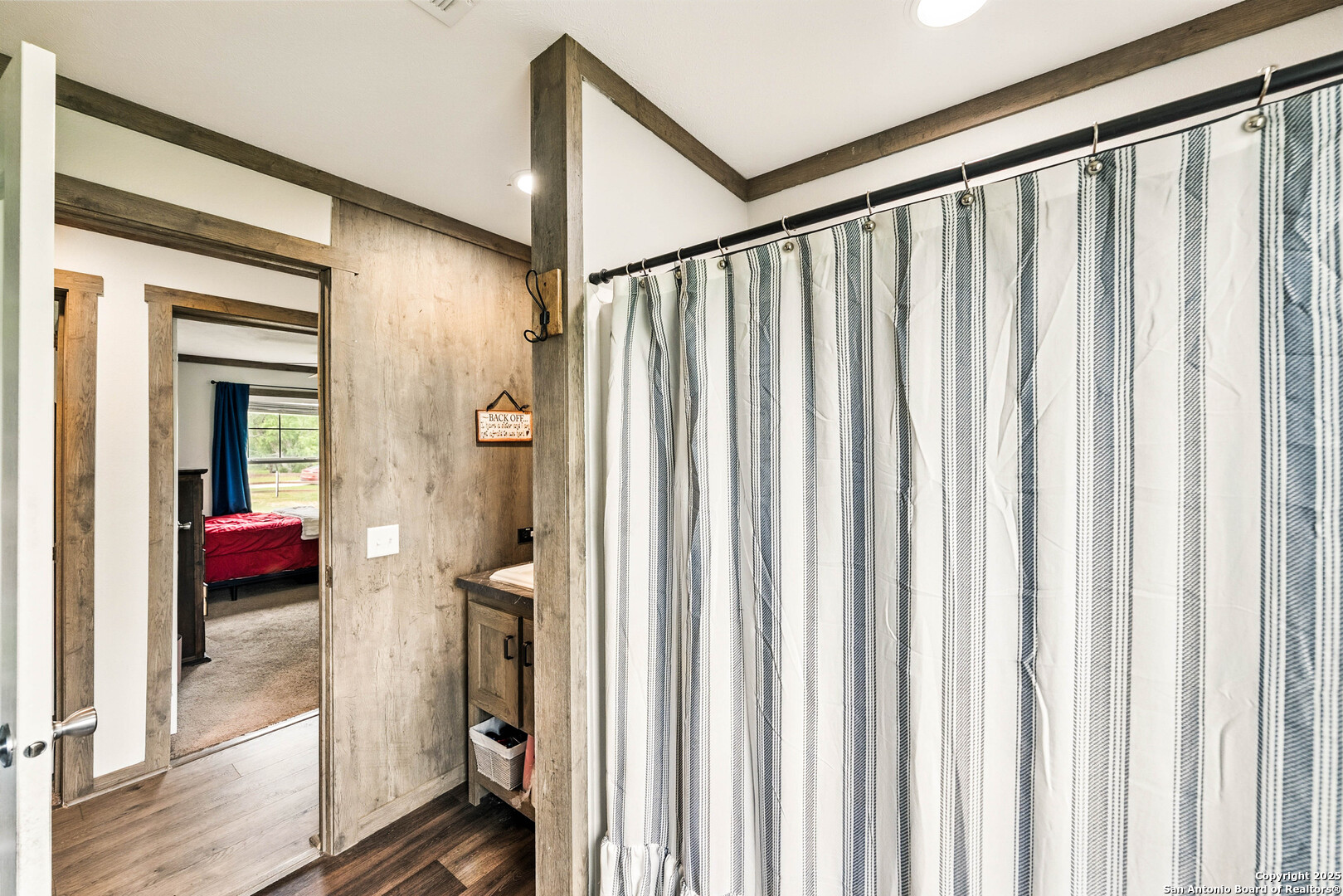 Lytle, Texas 78052, United States, 4 Bedrooms Bedrooms, ,2 BathroomsBathrooms,Residential,Pending,161168