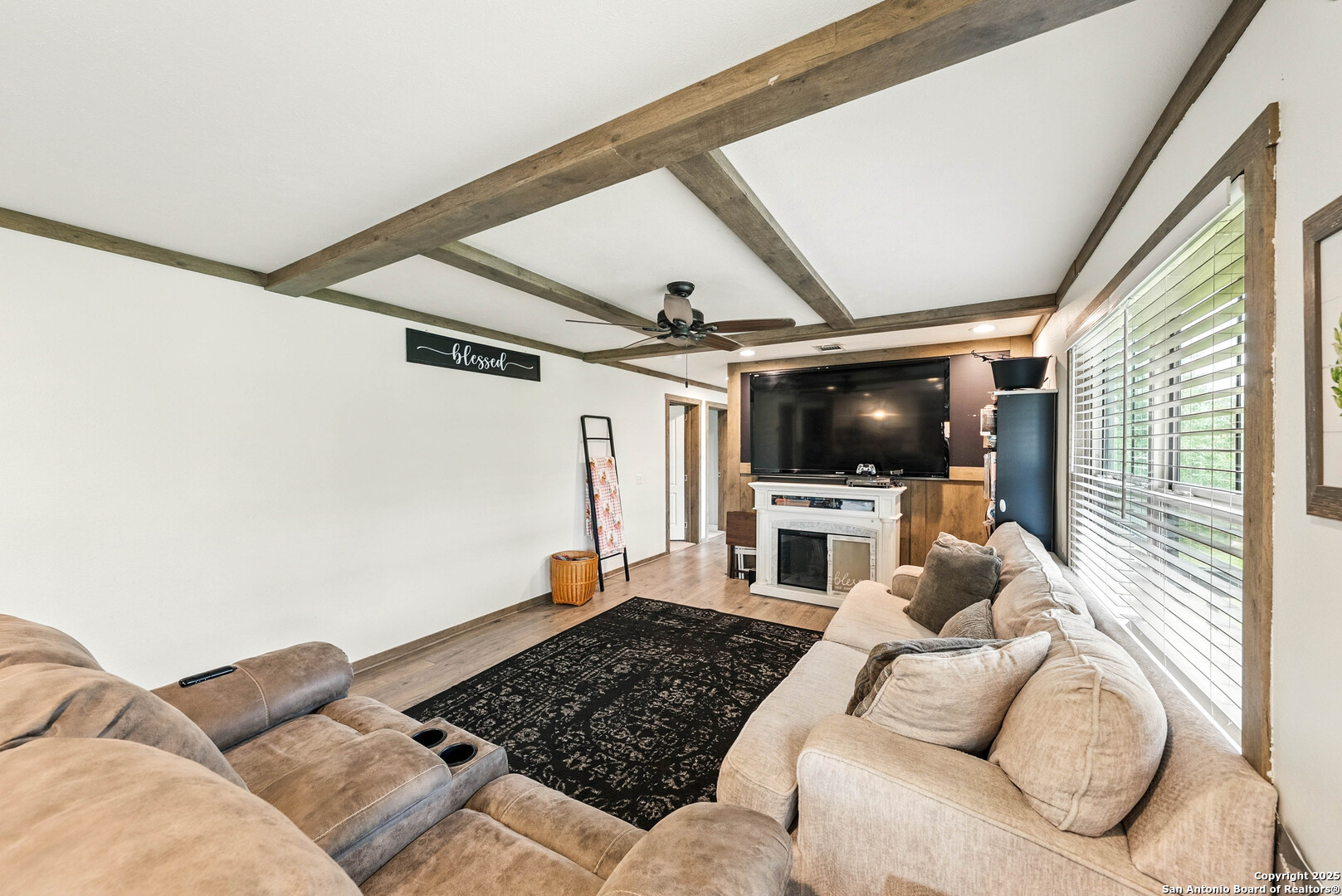 Lytle, Texas 78052, United States, 4 Bedrooms Bedrooms, ,2 BathroomsBathrooms,Residential,Pending,161168