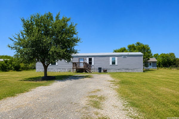 1685 COUNTY ROAD 5715, NATALIA, TX 78059 - Image 3582002fc9bd5fc12bb0170bca0c3ace/2577336469