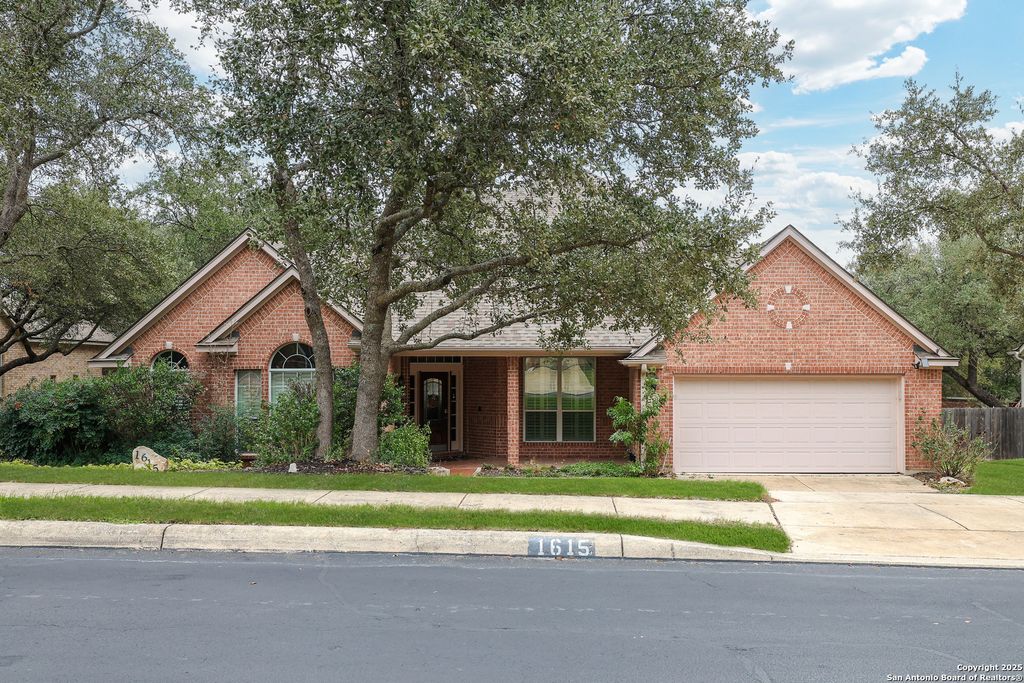 Photo of 1615 Lookout Pt, San Antonio, TX 78260 (MLS # 1926933)