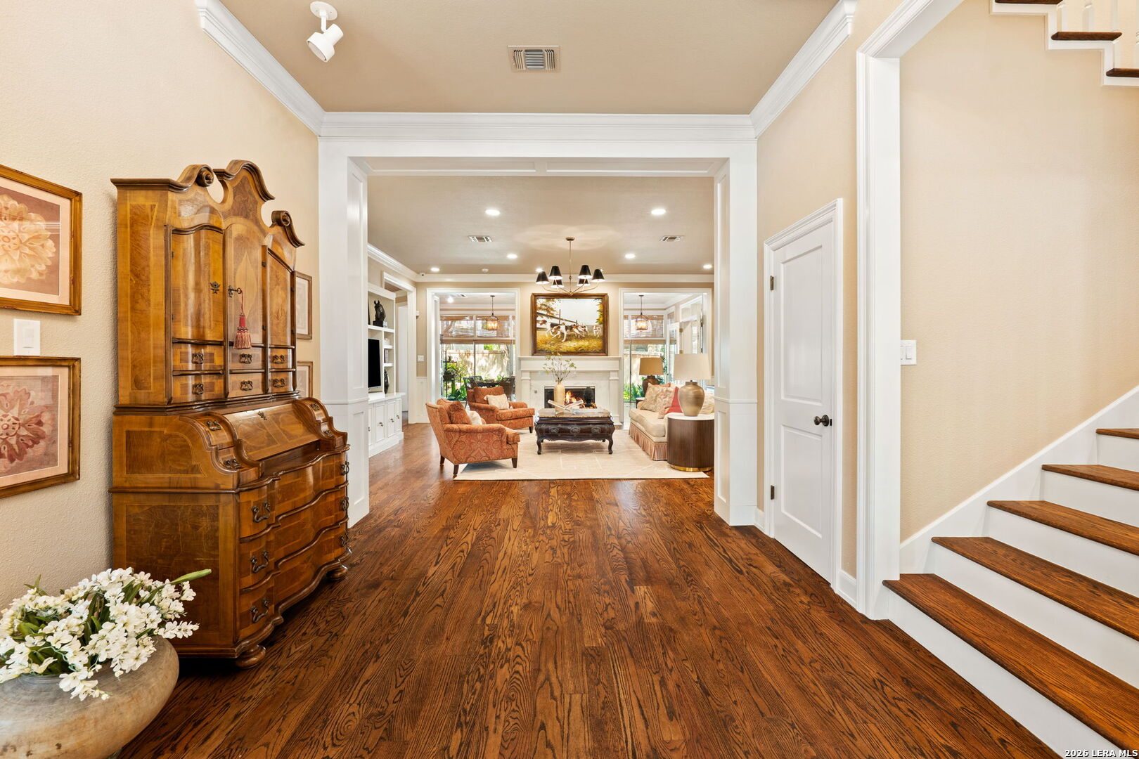 2 CHATSWORTH WAY