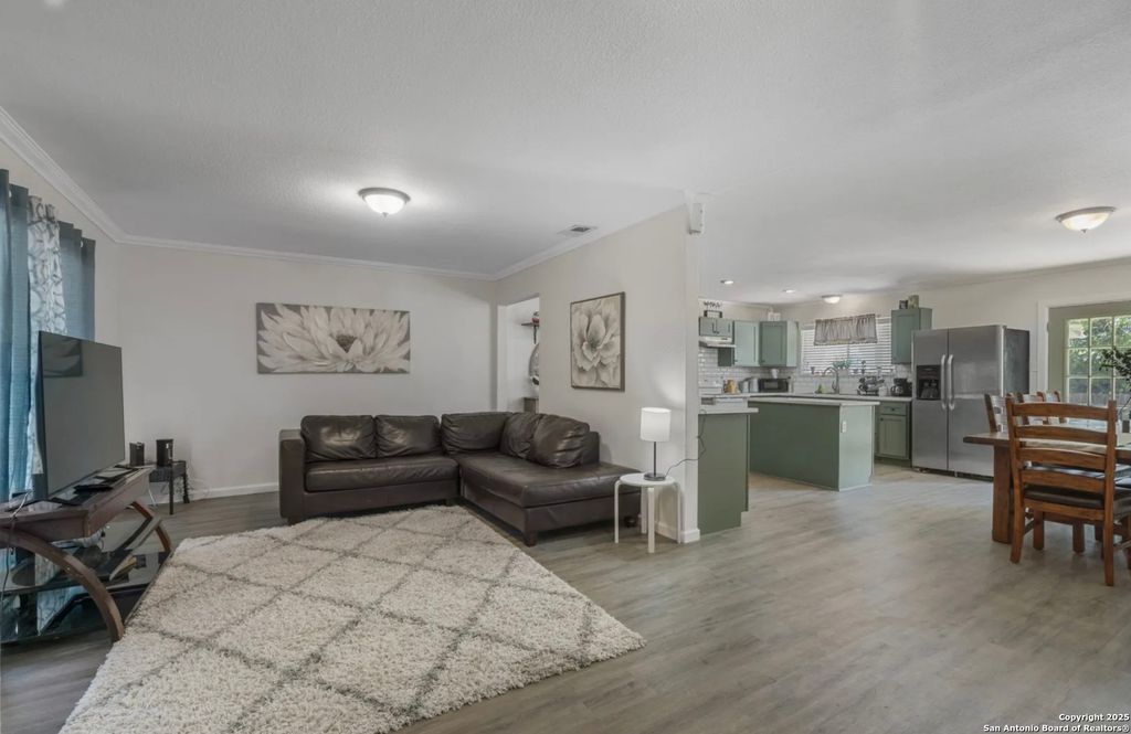 Photo of 101 FURLONG DR, Universal City, TX 78148 (MLS # 1908828)