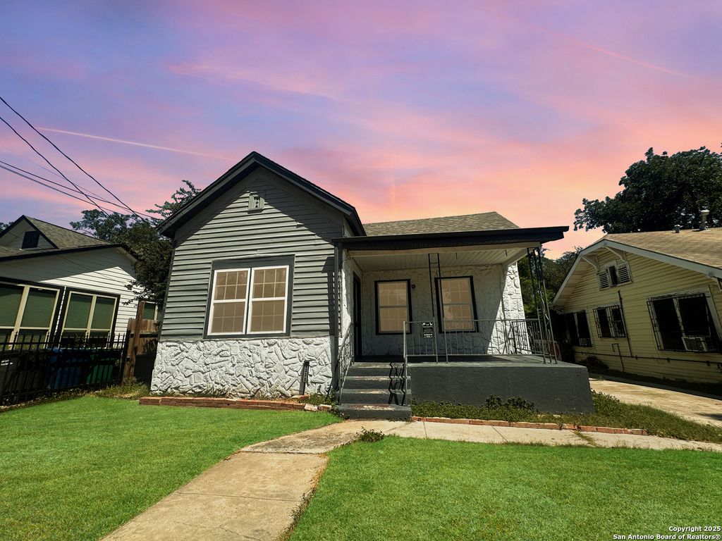 Photo of 2235 E Houston, San Antonio, TX 78202 (MLS # 1897506)