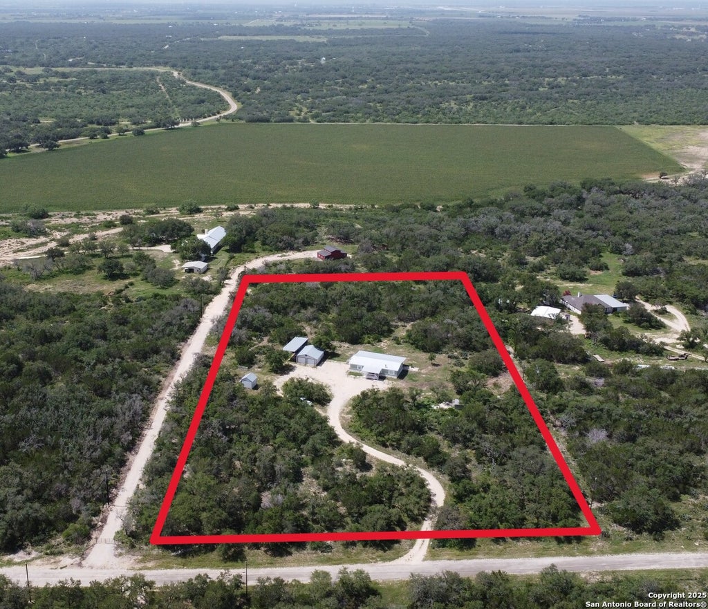 Photo of 233 COUNTY ROAD 340, Hondo, TX 78861 (MLS # 1889735)