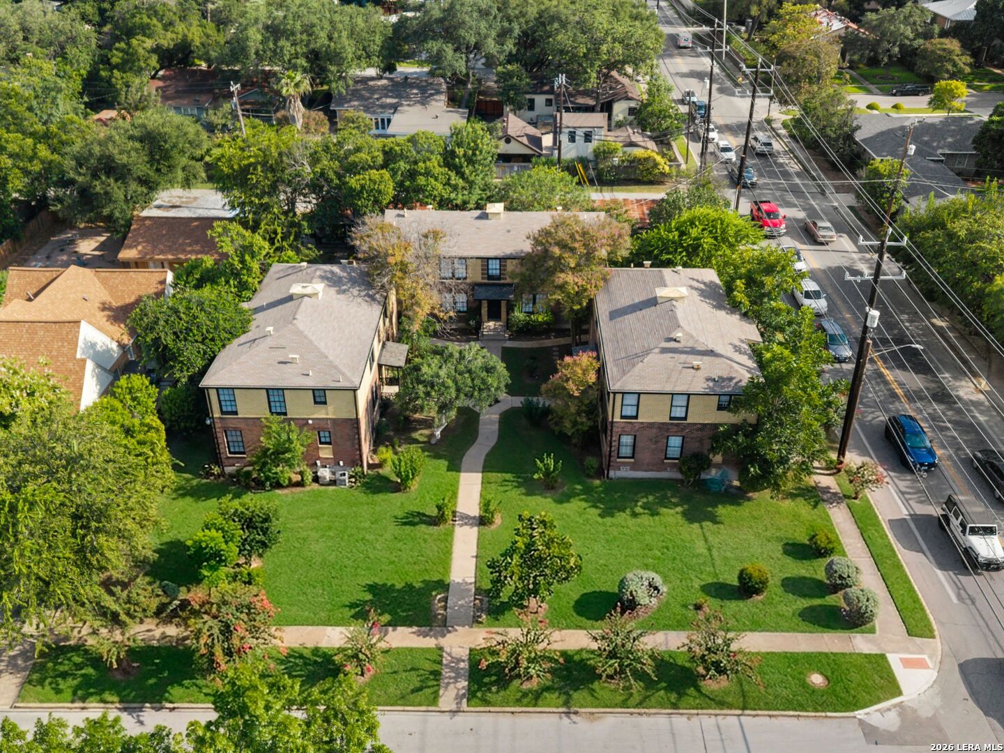 204 E ROSEWOOD AVE