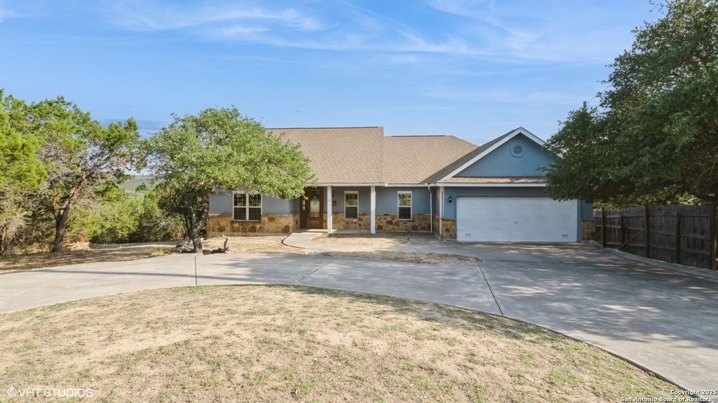 Photo of 1974 CANYON BEND, Canyon Lake, TX 78133 (MLS # 1873143)