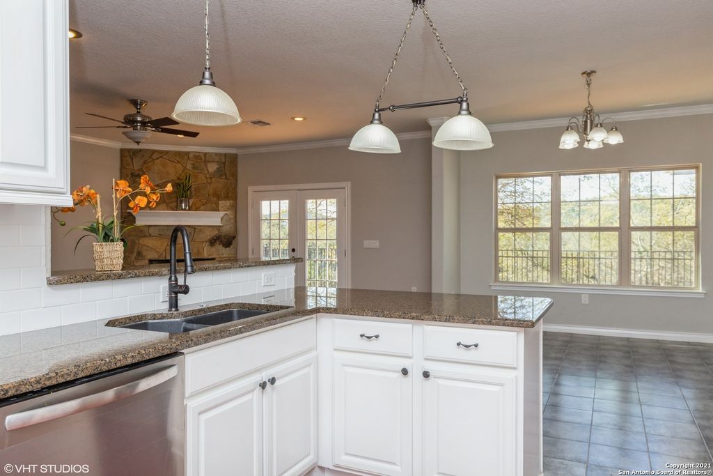 Photo of 1974 CANYON BEND, Canyon Lake, TX 78133 (MLS # 1873143)