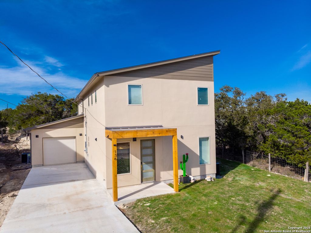 Photo of 136 Woodridge, Canyon Lake, TX 78133 (MLS # 1891979)