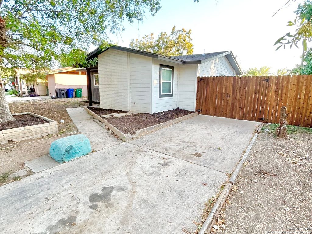 Photo of 7110 Shady Grove, San Antonio, TX 78227 (MLS # 1914168)