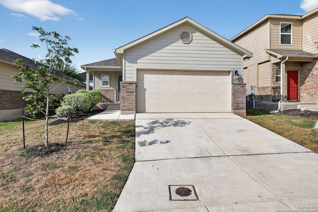 Photo of 3921 Asher Alley, St Hedwig, TX 78152 (MLS # 1910093)