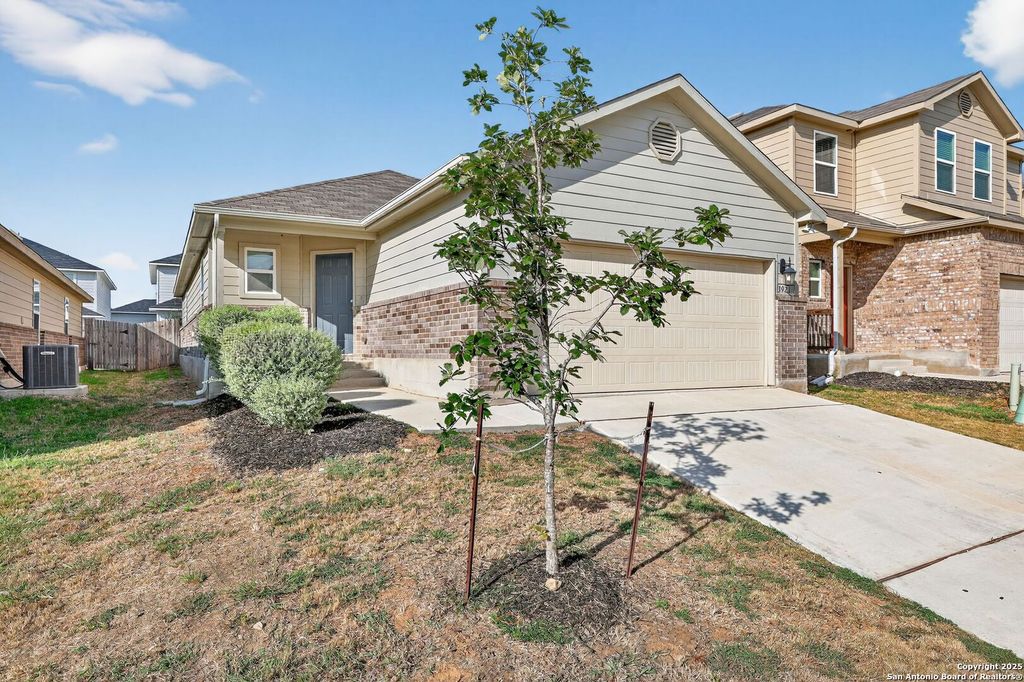 Photo of 3921 Asher Alley, St Hedwig, TX 78152 (MLS # 1910093)